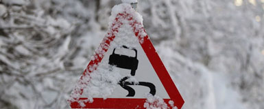 Госавтоинспекция НСО напоминает о соблюдении правил безопасности на дорогах в условиях низких температур