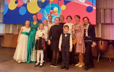 Сразу четыре семьи из Кольцово вышли на сцену «Сибирского»