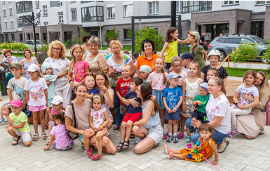 В Кольцово продолжается сказочное лето