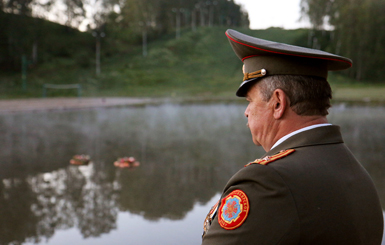 Пусть лучше белые бабочки летают над нами, чем страшные вражеские самолеты