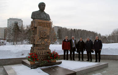 11 января - день рождения Льва Сандахчиева