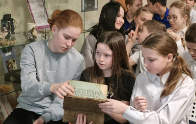 Около 50 школьников пришли в библиотеку Кольцово узнать о православных книгах