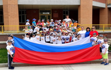 «Моя Родина — Россия!»: дети и ветераны Кольцово празднуют вместе