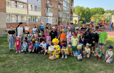 По-домашнему встретили лето в Новоборском микрорайоне